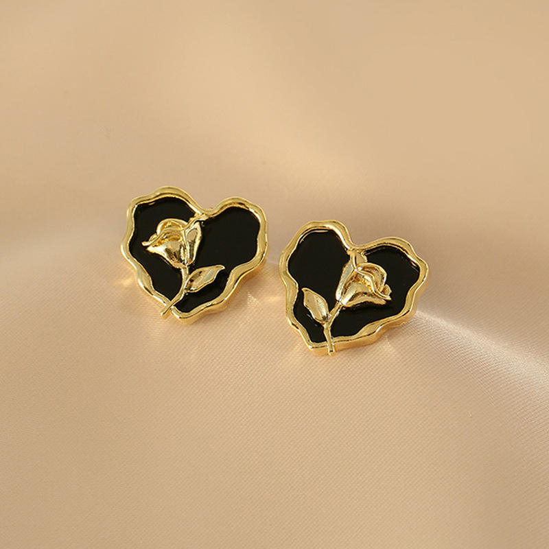 Black Heart Mystic Rose Stud Earring