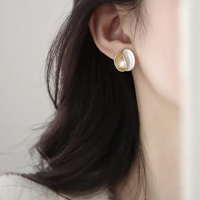 Shell Pearl Mystic Stud Earrings