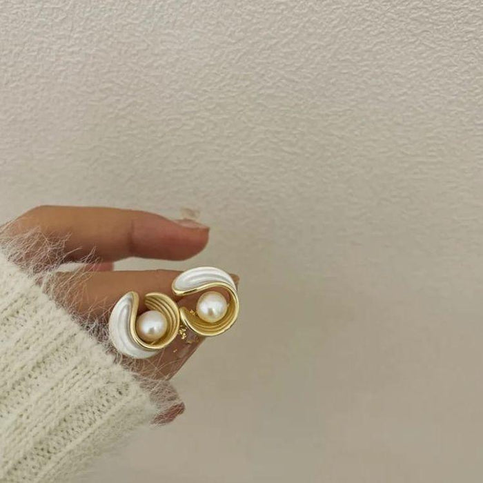 Shell Pearl Mystic Stud Earrings