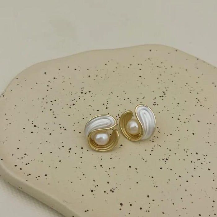 Shell Pearl Mystic Stud Earrings