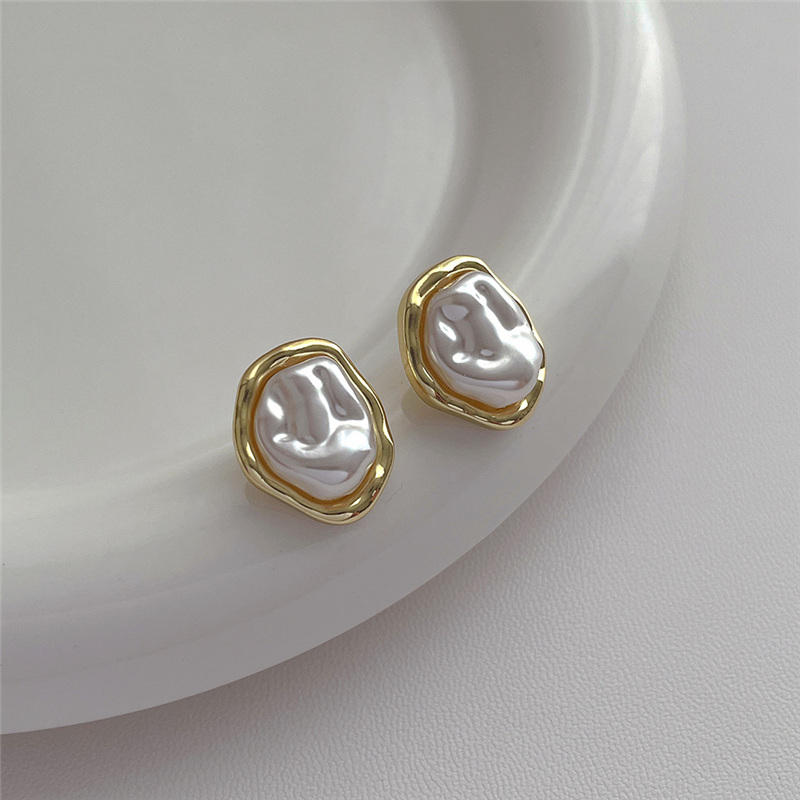 Vintage Pearl Stud Mystic Earrings