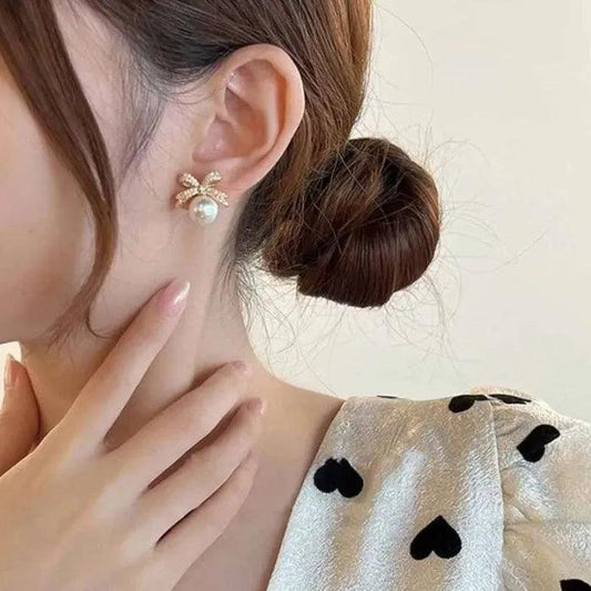 Knot Pearl Mystic Stud Earrings