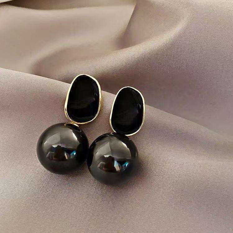 Black Pearl Drop Earrings