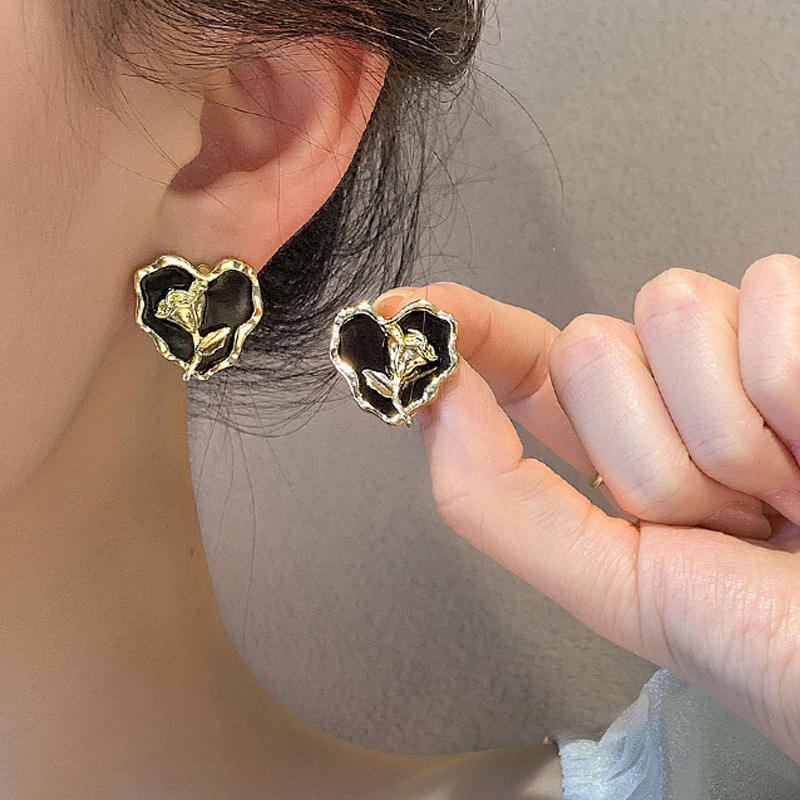 Black Heart Mystic Rose Stud Earring