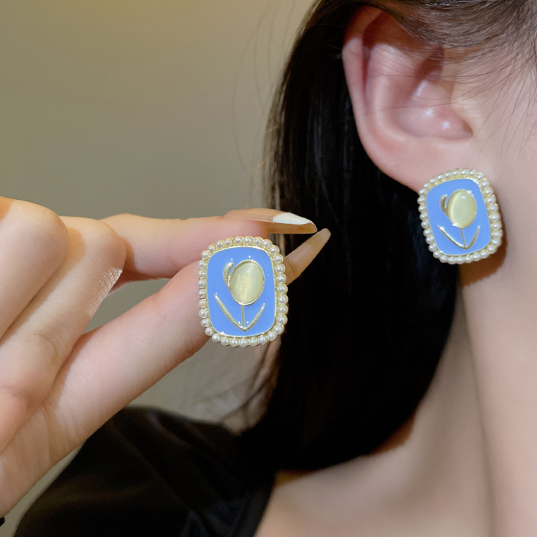 Blue Pearl Flowers Mystic Earrings