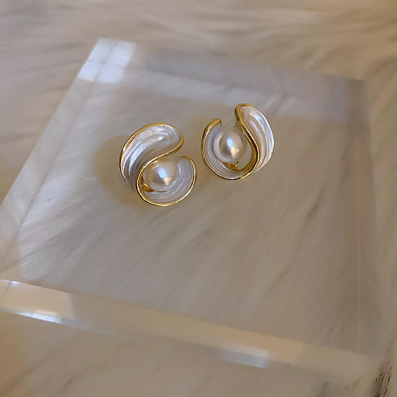 Geometric Pearl Stud Earrings