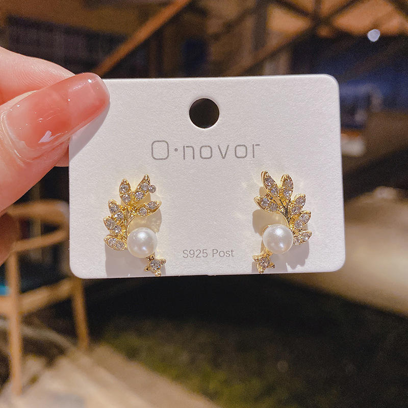 Pearl Leaf Mystic Stud Earrings
