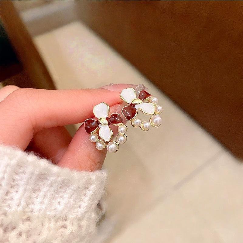 Retro Pearl Mystic Earrings