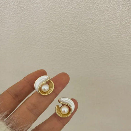Shell Pearl Mystic Stud Earrings