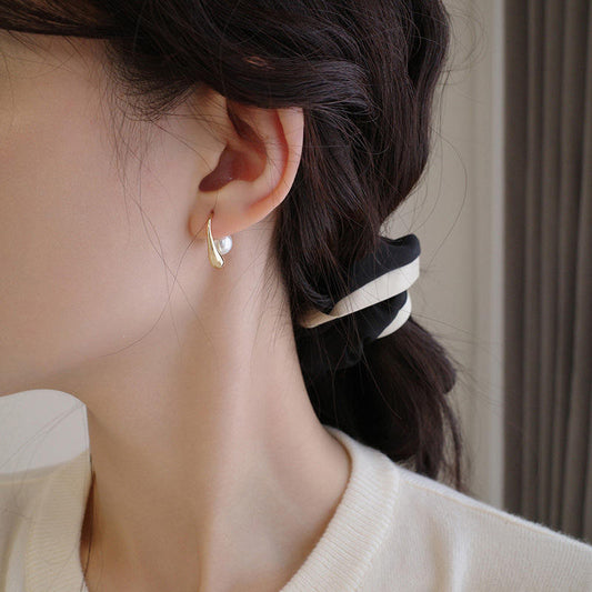 Single Pearl Mystic Earrings