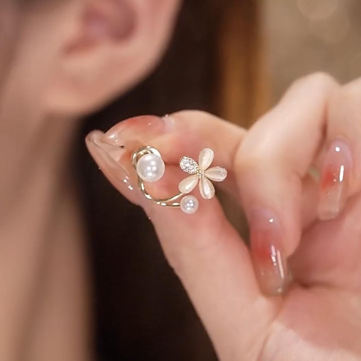 Stone Pearl Daisy Mystic Earrings