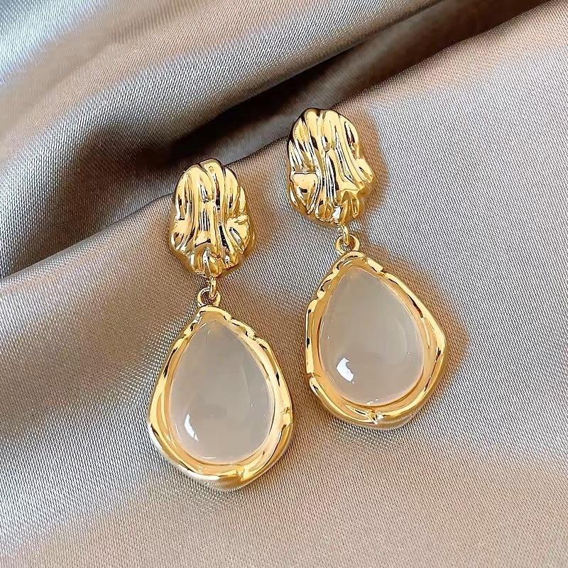 Vintage Oval Pearl Mystic Earrings