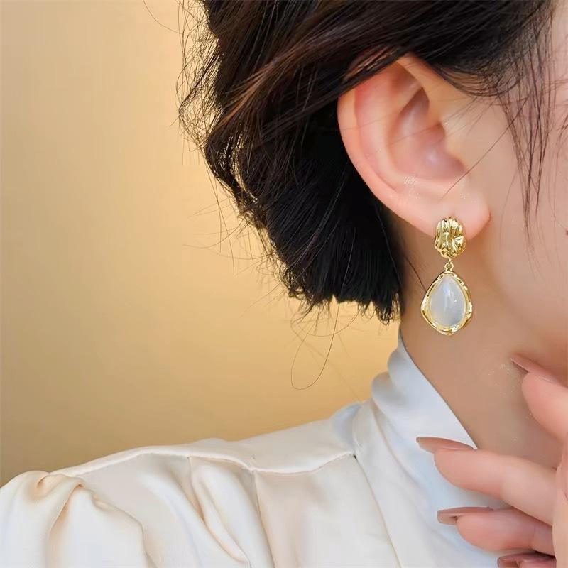Vintage Oval Pearl Mystic Earrings