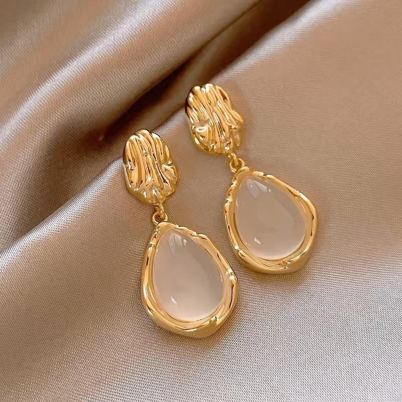Vintage Oval Pearl Mystic Earrings