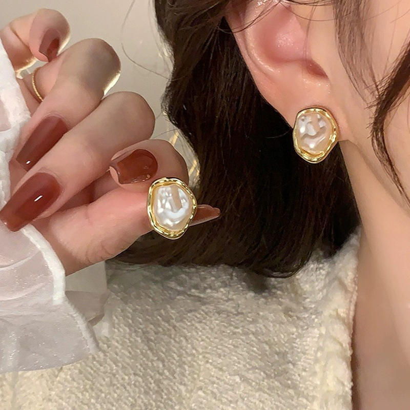 Vintage Pearl Stud Mystic Earrings
