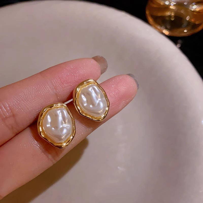 Vintage Pearl Stud Mystic Earrings