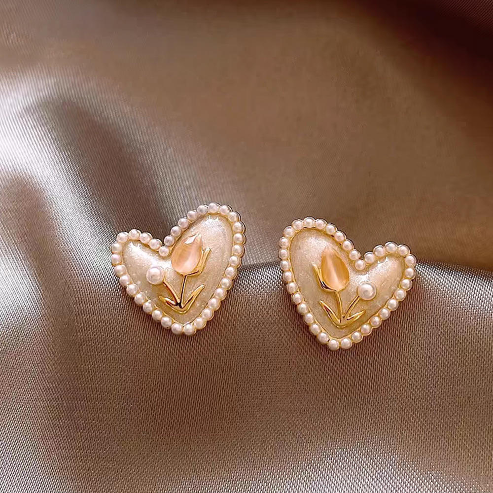 White Pearl Heart Flowers Mystic Earrings