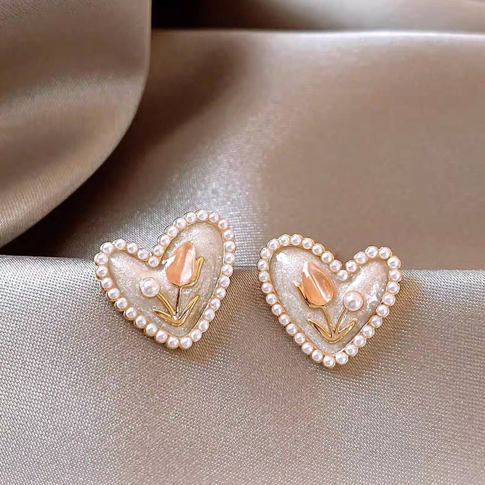 White Pearl Heart Flowers Mystic Earrings